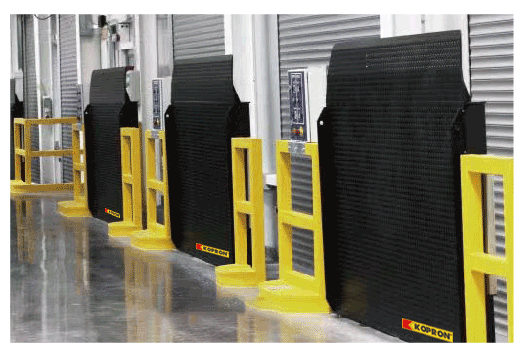 带有摆动小板的液压装卸平台_04